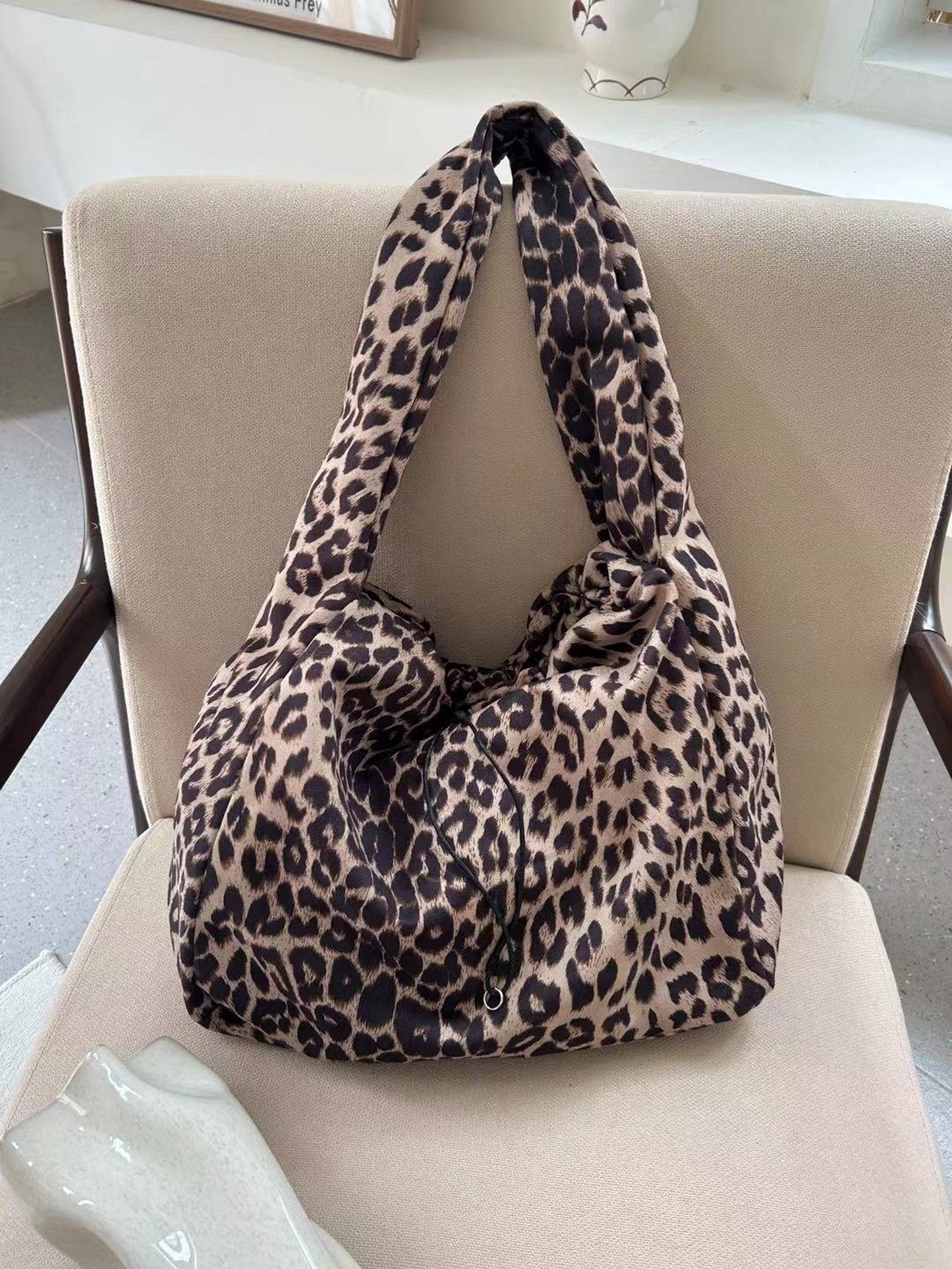 Leopard one-shoulder tote