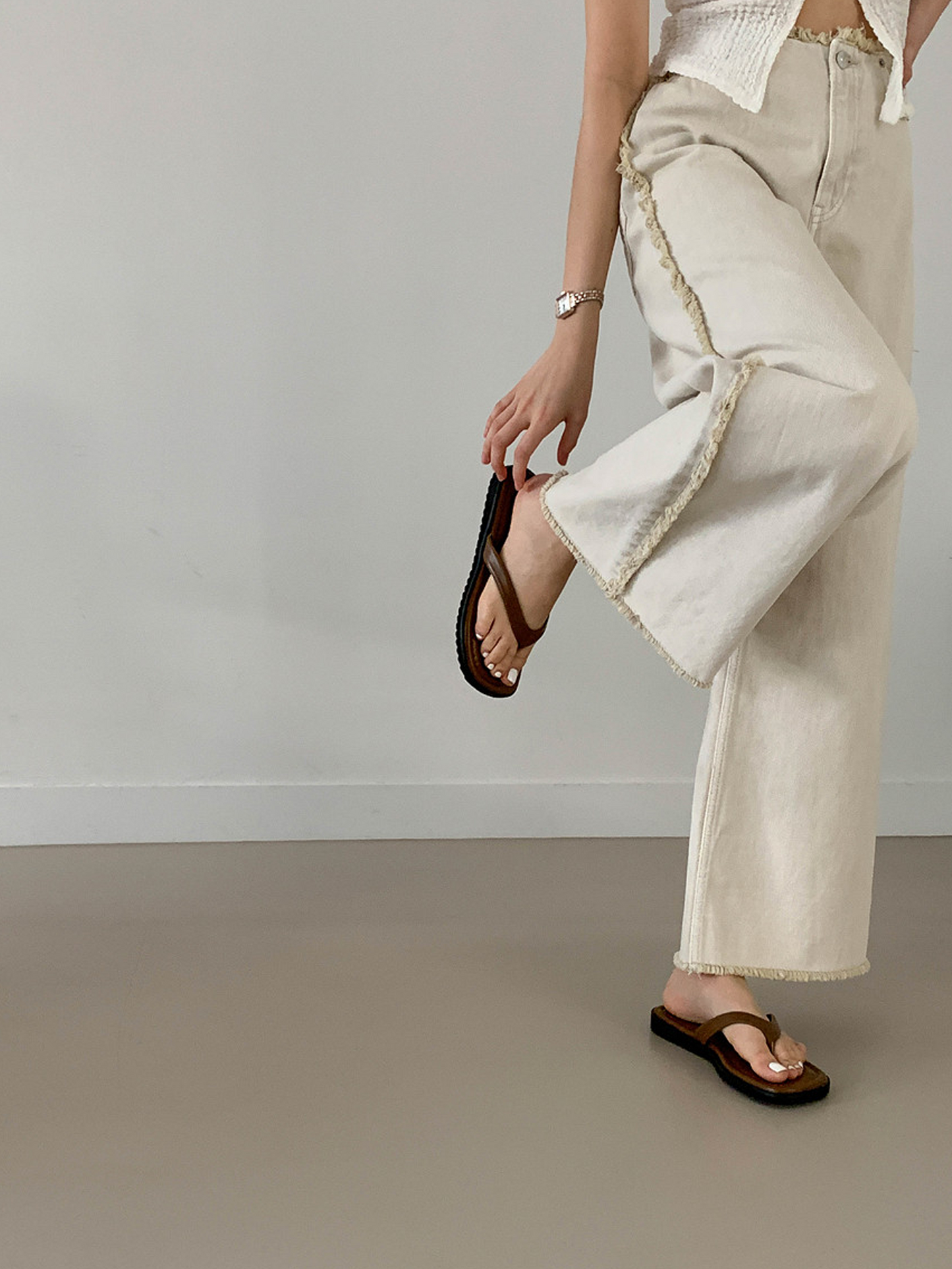 Square basic sandal