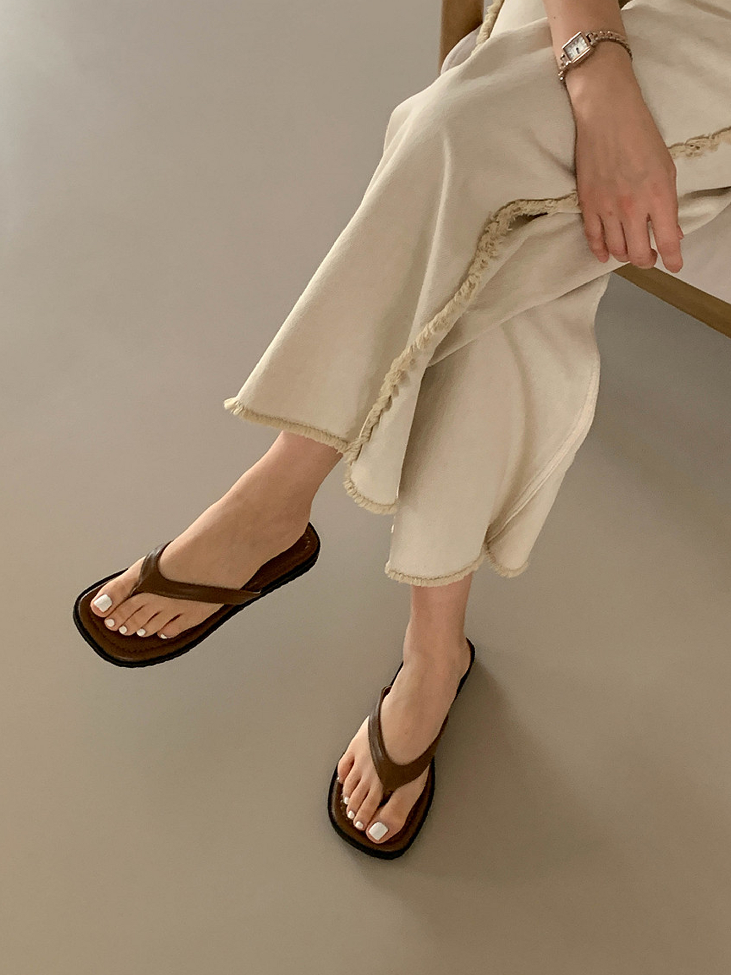 Square basic sandal