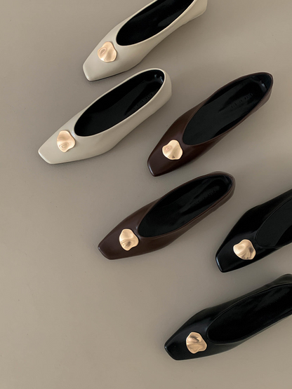 Point basic flat shoes