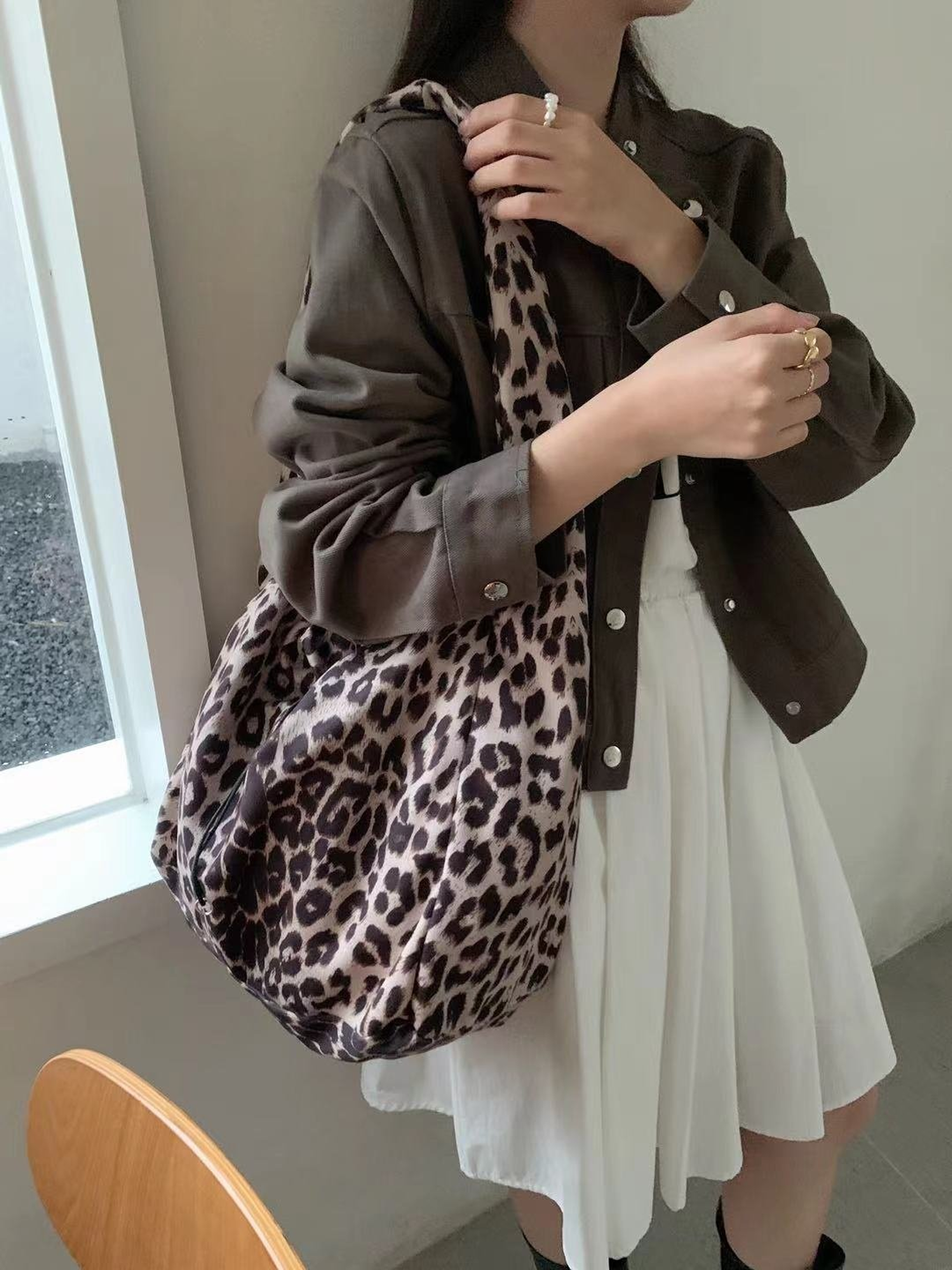 Leopard one-shoulder tote