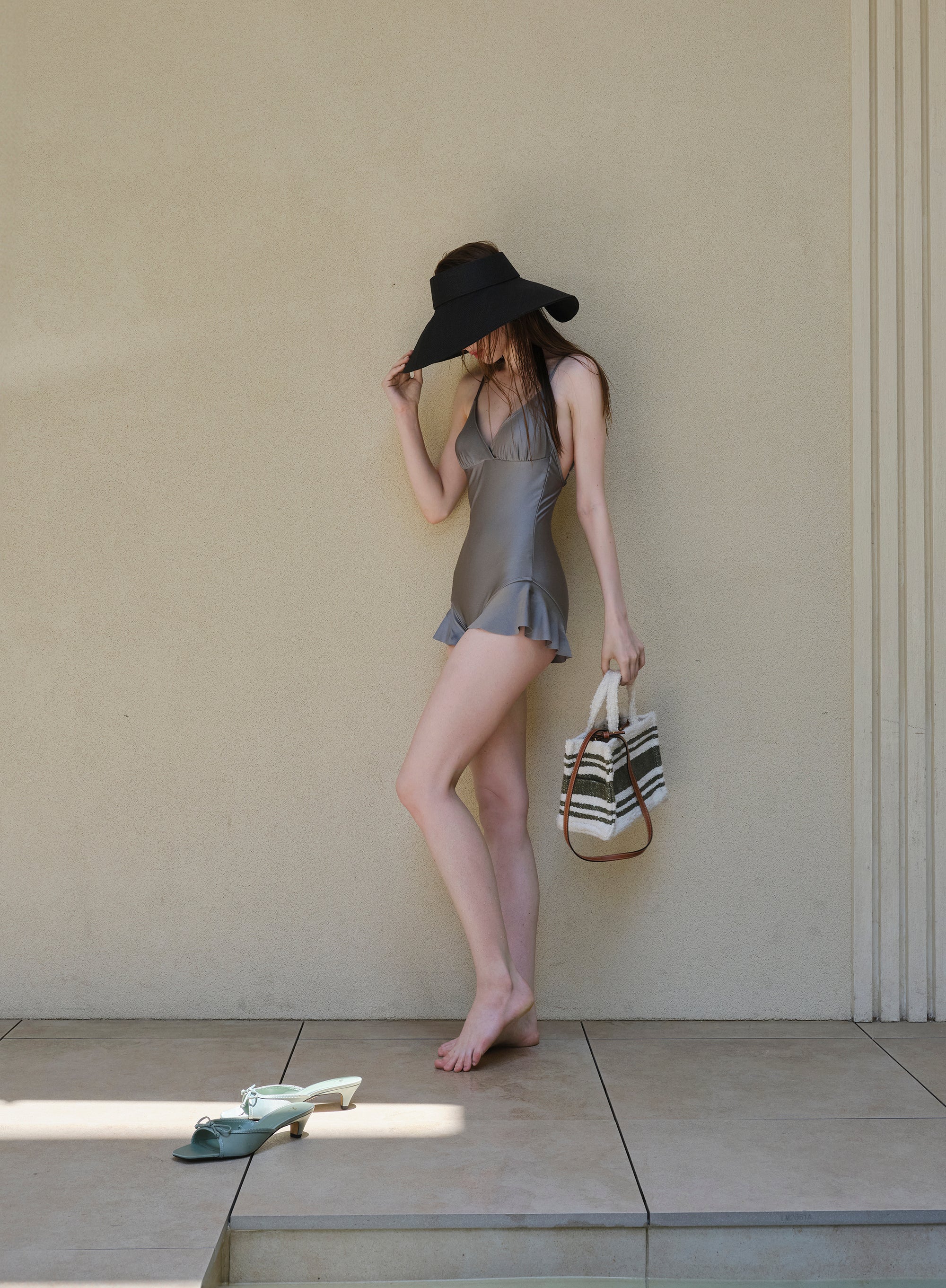 Breeze flare swimsuit (Kahki gray)