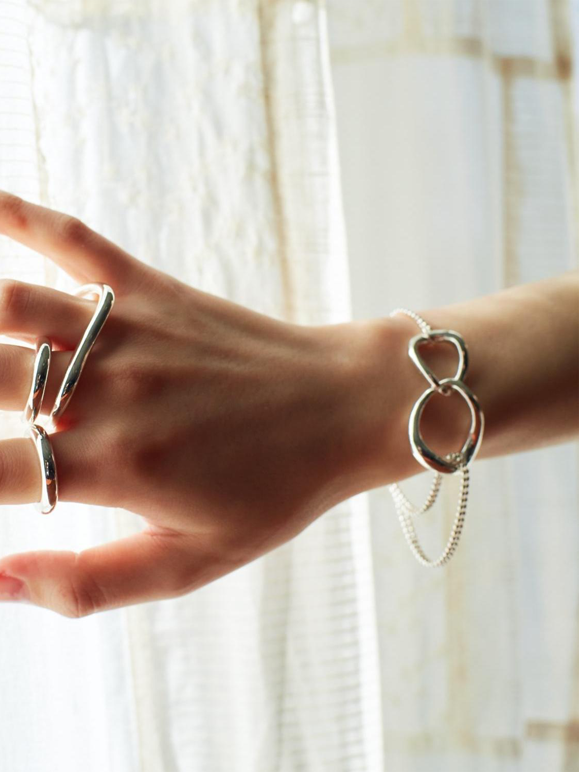 Tow ring bracelet