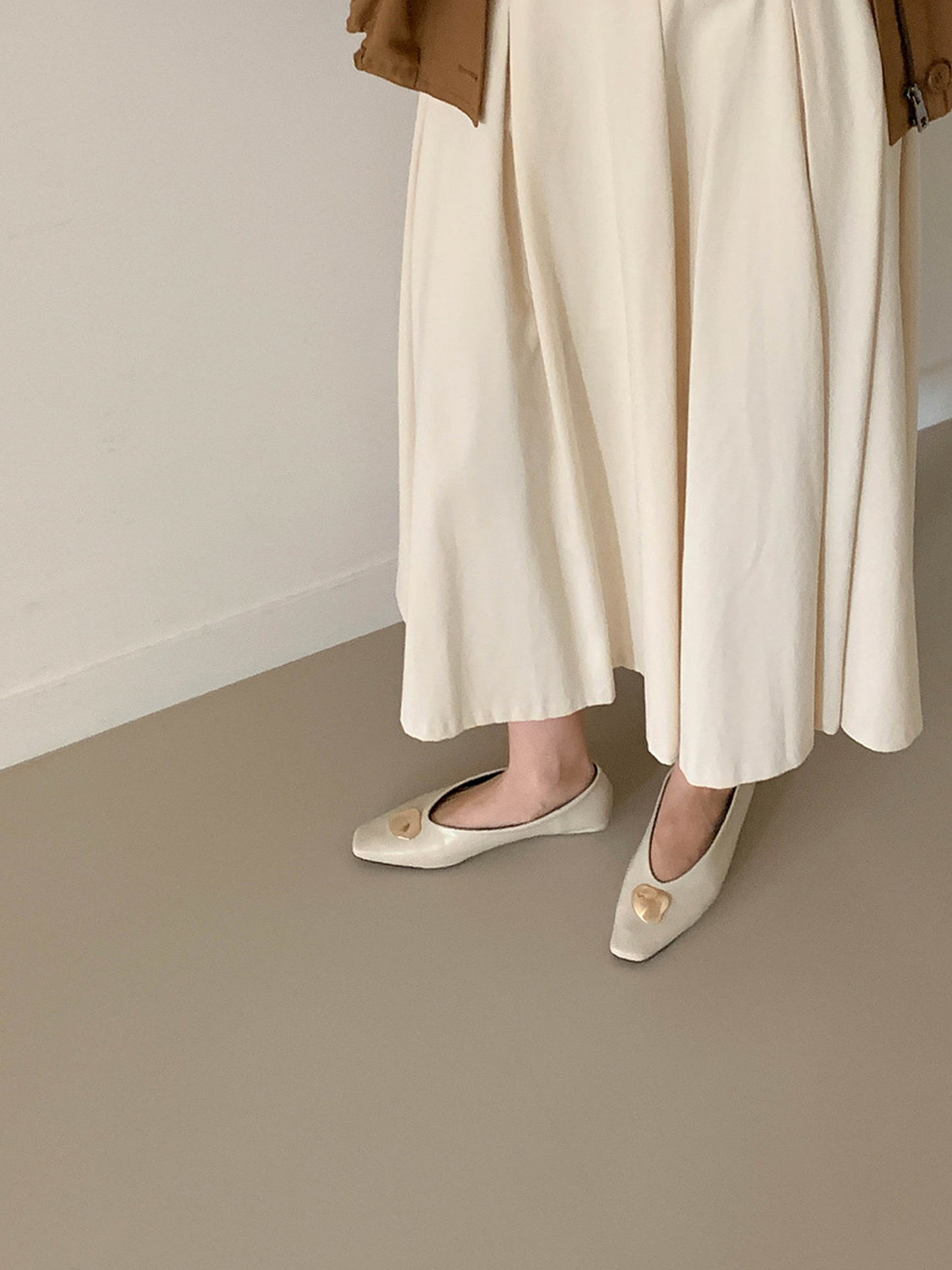 Point basic flat shoes