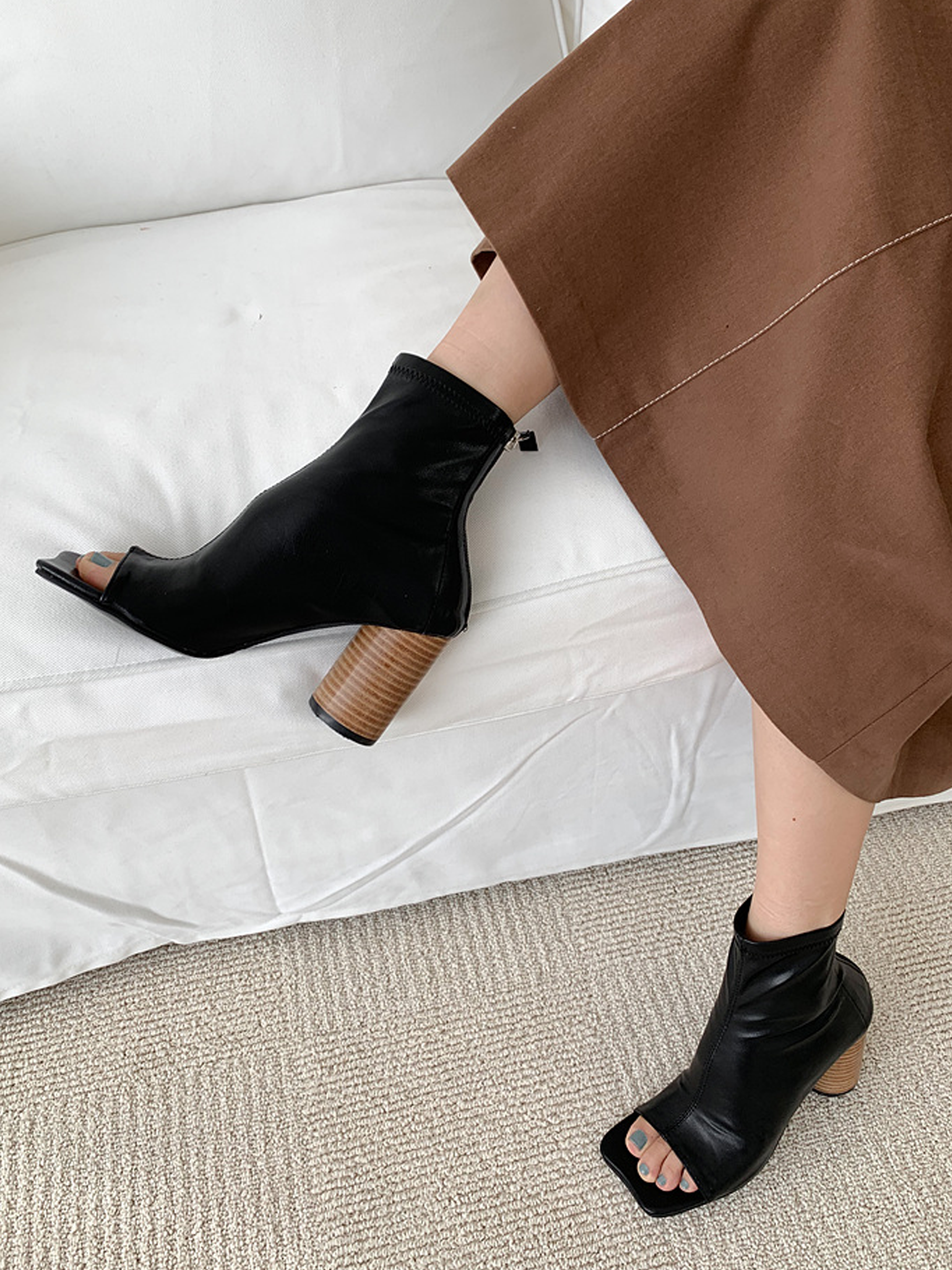 Span toe open ankle boots